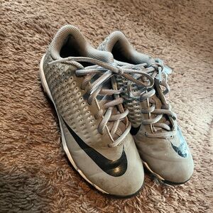 Nike Light Gray Athletic Shoes